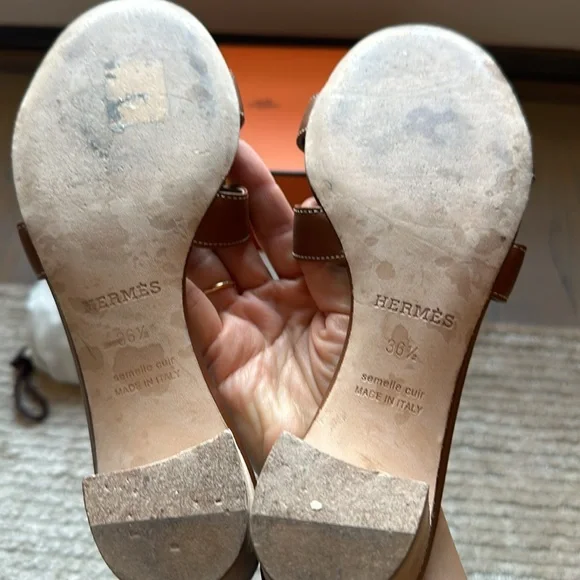 Hermès Oasis sandal, 36.5 in “gold”, beige Brown - Picture 6 of 6